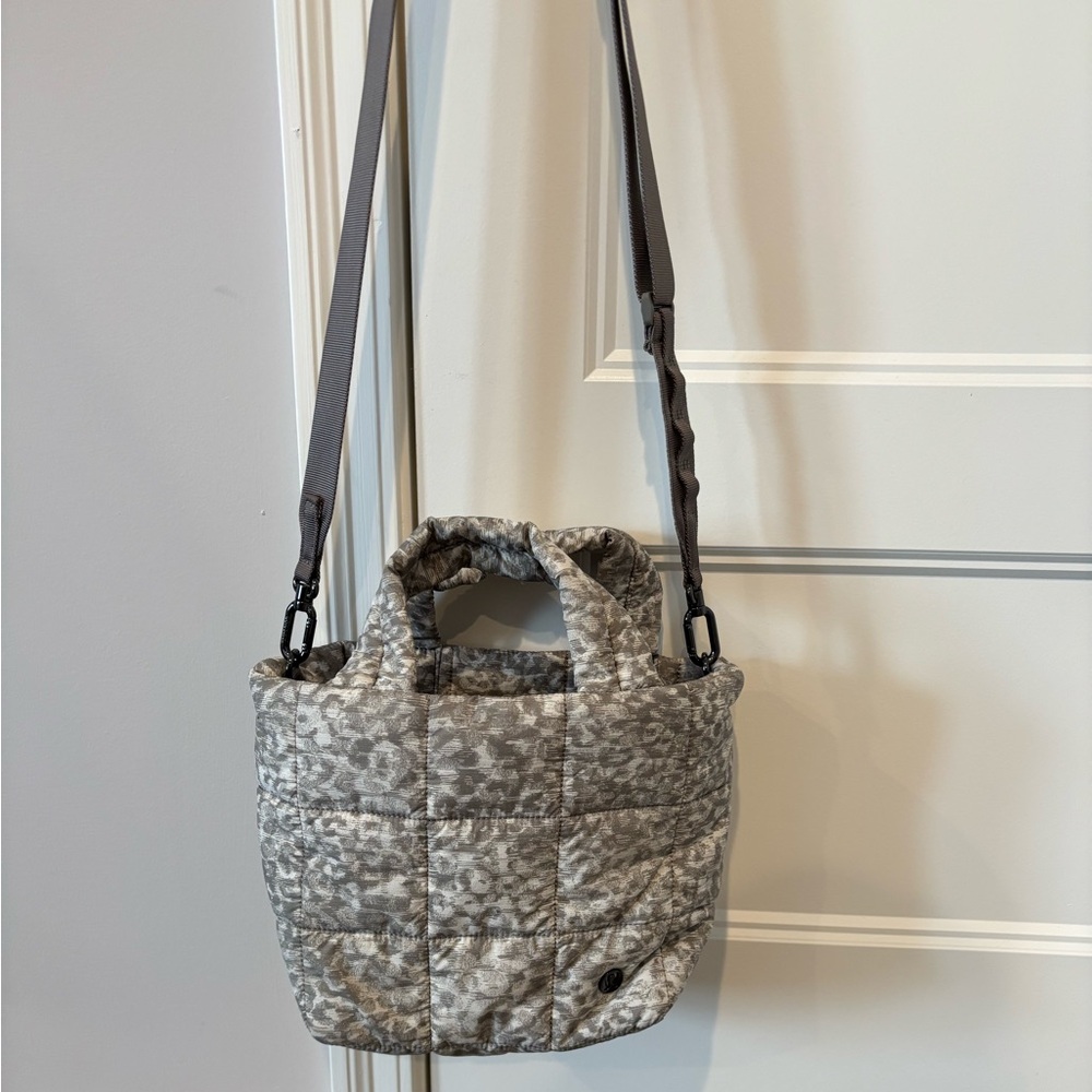 Lululemon Quilted Grid Tote Mini